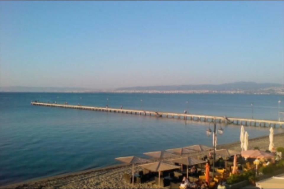 Apartment By The Beach With Amazing Sea View Peraía Kültér fotó